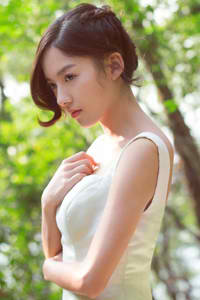 惩罚白丝女同桌憋尿