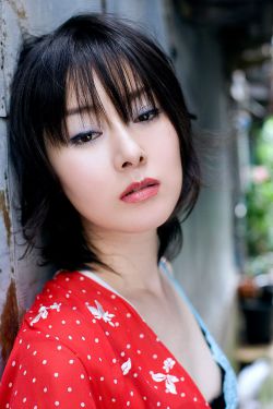 戴着面具的女郎